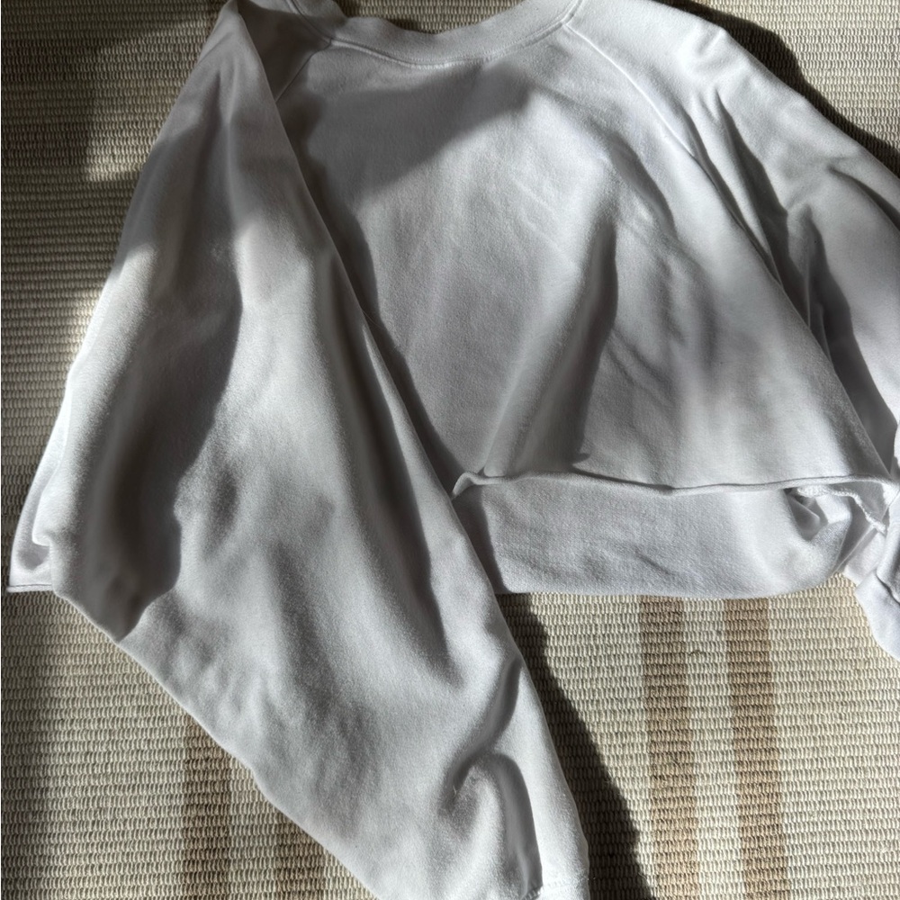 ALO Yoga White Cropped Sweatshirt - Picture 2 of 3